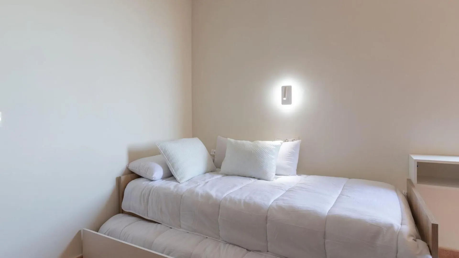 La Caracola - Apartment In Torremolinos Free Wifi 0*,  Spain